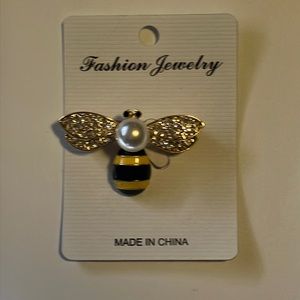 Beautiful Bee Brooch with Pearl Decor